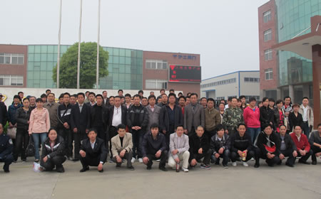 �Ϻ������y�T(m��n)�S(ch��ng)�T�����l(f��)ǰ�ڜ����S(ch��ng)�T(m��n)ǰ��Ӱ