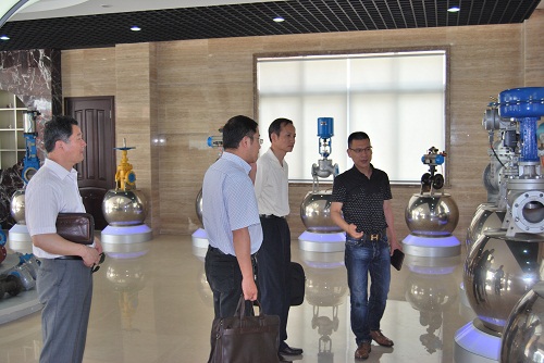 �й��ζ��^ί�y�𲿸����L���^�y�𲿙C�P�h��֧��ӛ������ͬ־���Ϻ������y�T�Sҕ�칤�����D 1��