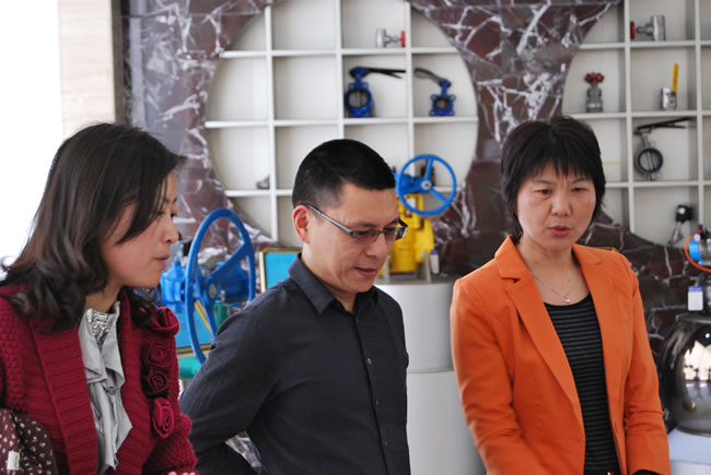 �ζ��^(q��)��������hί�I(l��ng)�����^��˾�s�uչ�d