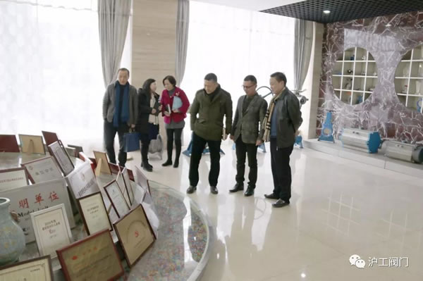 ���������L���Ϻ������y�T�S�{�У��D1��