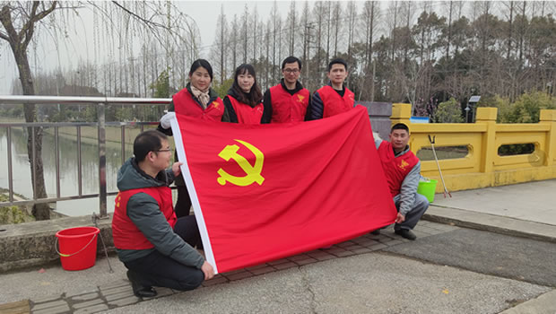 �Ϻ������y�T(m��n)�S�����hͬ־�W(xu��)��(x��)���(d��ng)�DƬ1